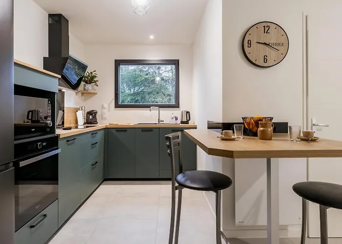 Familial Rénové Près Du Canal De Nantes Avec Jardin, Terrasse, Wifi Et Mansardées - Fr-1-306-1263 *